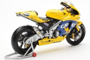 Honda RC211V Pramac Pons #3 M. Biaggi MotoGP 2003 Minichamps 1:12 122037103 Metall — Bild 3 von 4