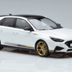 Hyundai i30 N PD Atlas Weiss MCG 1:18 - image 4 of 6