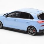 Hyundai i30 N Hellblau Otto 1:18 - image 5 of 6