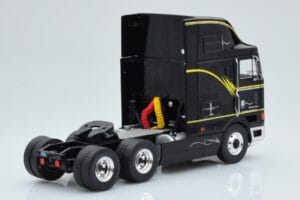 International Eagle Cabover Schwarz IXO 1:43 TR169 Metall — Bild 2 von 5