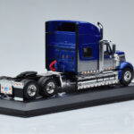 International Lonestar Blau IXO 1:43 TR118 - image 2 of 6