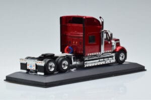 International Lonestar Rot IXO 1:43 TR103 Metall — Bild 2 von 6