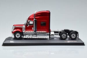 International Lonestar Rot IXO 1:43 TR103 Metall — Bild 3 von 6