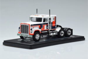 International Transtar 4300 Weiß IXO 1:43