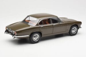 Jaguar XJ6 Series 1 4.2 Sable Braun Paragon 1:18 2011004 Metall — Bild 3 von 8