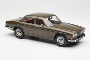 Jaguar XJ6 Series 1 4.2 Sable Braun Paragon 1:18 2011004 Metall — Bild 6 von 8