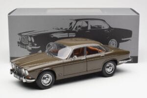 Jaguar XJ6 Series 1 4.2 Sable Braun Paragon 1:18 2011004 Metall — Bild 8 von 8
