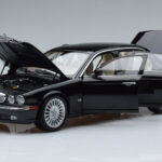Jaguar XJ6 X350 Ebony Schwarz Almost Real 1:18 - image 2 of 11