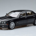 Jaguar XJ6 X350 Ebony Schwarz Almost Real 1:18