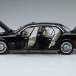 Jaguar XJ6 X350 Ebony Schwarz Almost Real 1:18 - image 4 of 11