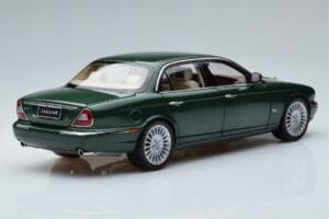 Jaguar XJ6 X350 Racing Grün Almost Real 1:18 810502 Metall — Bild 3 von 13