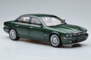 Jaguar XJ6 X350 Racing Grün Almost Real 1:18 810502 Metall — Bild 6 von 13