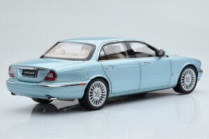 Jaguar XJ6 X350 Seafrost Hellblau Almost Real 1:18 810503 Metall — Bild 4 von 11