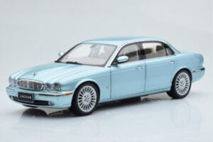 Jaguar XJ6 X350 Seafrost Hellblau Almost Real 1:18