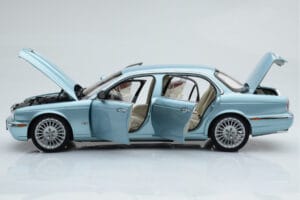 Jaguar XJ6 X350 Seafrost Hellblau Almost Real 1:18 810503 Metall — Bild 5 von 11