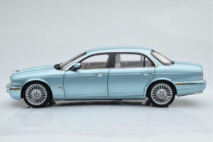 Jaguar XJ6 X350 Seafrost Hellblau Almost Real 1:18 810503 Metall — Bild 6 von 11
