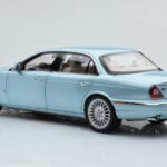 Jaguar XJ6 X350 Seafrost Hellblau Almost Real 1:18 - image 8 of 11