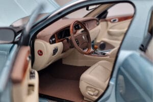 Jaguar XJ6 X350 Seafrost Hellblau Almost Real 1:18 810503 Metall — Bild 9 von 11
