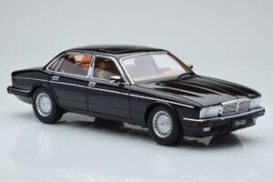 Jaguar XJ6 XJ40 Ebony Schwarz Almost Real 1:18 810543 Metall — Bild 6 von 11