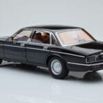 Jaguar XJ6 XJ40 Ebony Schwarz Almost Real 1:18 - image 7 of 11