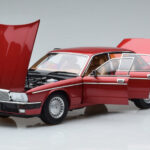 Jaguar XJ6 XJ40 Flamenco Rot Almost Real 1:18 - image 2 of 11