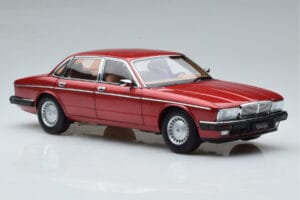 Jaguar XJ6 XJ40 Flamenco Rot Almost Real 1:18 810541 Metall — Bild 6 von 11