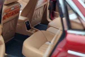 Jaguar XJ6 XJ40 Flamenco Rot Almost Real 1:18 810541 Metall — Bild 10 von 11