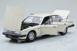 Jaguar XJ6 XJ40 Glacier Weiß Almost Real 1:18 810542 Metall — Bild 2 von 11