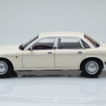 Jaguar XJ6 XJ40 Glacier Weiß Almost Real 1:18 - image 4 of 11