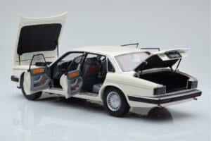 Jaguar XJ6 XJ40 Glacier Weiß Almost Real 1:18 810542 Metall — Bild 5 von 11