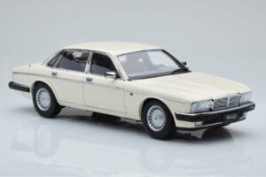 Jaguar XJ6 XJ40 Glacier Weiß Almost Real 1:18 810542 Metall — Bild 6 von 11