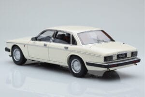 Jaguar XJ6 XJ40 Glacier Weiß Almost Real 1:18 810542 Metall — Bild 7 von 11