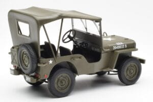 Jeep Willys Mit Planenabdeckung UT Models 1:18 180149002 Metall — Bild 2 von 6
