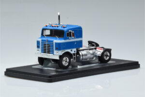 Kenworth Bullnose Blau IXO 1:43