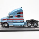 Kenworth T2000 Hellblau Rot IXO 1:43