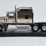 Kenworth W900 Braun IXO 1:43 - image 2 of 4