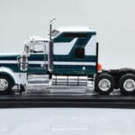Kenworth W900 Grün Weiß IXO 1:43 - image 3 of 6