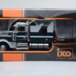 Kenworth W900 Grün Weiß IXO 1:43 - image 6 of 6