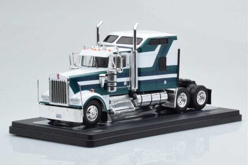 Kenworth W900 Grün Weiß IXO 1:43