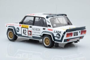 Lada 2105 VFTS #42 S. Brundza Rally 1000 Lakes 1984 IXO 1:18 18RMC146 Metall — Bild 5 von 6