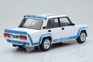Lada 2105 VFTS Weiß IXO 1:18 18CMC144 Metall — Bild 2 von 6