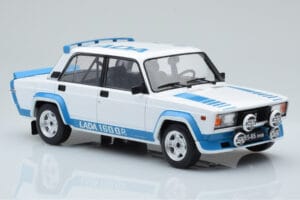 Lada 2105 VFTS Weiß IXO 1:18 18CMC144 Metall — Bild 4 von 6