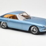 Lamborghini 350 GT Hellblau Metallic CMR 1:18 - image 4 of 6
