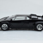 Lamborghini Countach LP5000S Schwarz AUTOart 1:18 - image 5 of 10