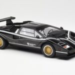 Lamborghini Countach LP 500R Schwarz Kyosho 1:18 - image 6 of 8