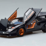 Lamborghini Countach LP500S Walter Wolf Dunkelblau Kyosho 1:18 - image 2 of 11