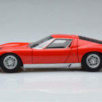 Lamborghini Miura SV Rot AUTOart 1:18 - image 5 of 8