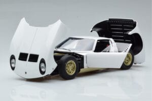 Lamborghini Miura SV Weiß AUTOart 1:18 74544 Metall — Bild 2 von 8