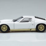 Lamborghini Miura SV Weiß AUTOart 1:18 - image 5 of 8