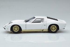 Lamborghini Miura SV Weiß AUTOart 1:18 74544 Metall — Bild 5 von 8